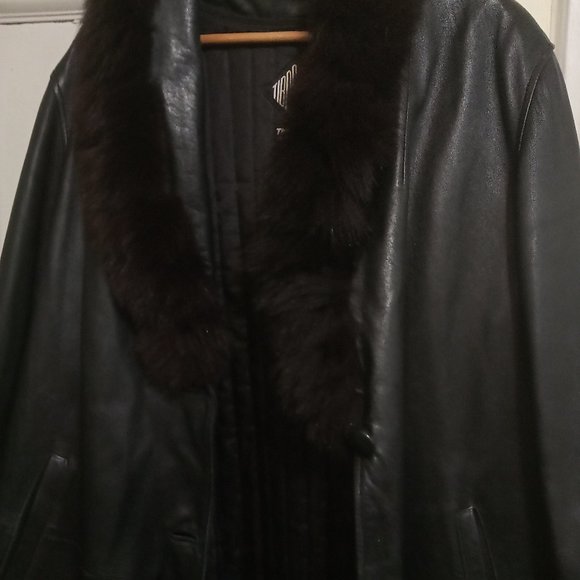 Tiboa Womens Leather coat with fur collar - Picture 4 of 6